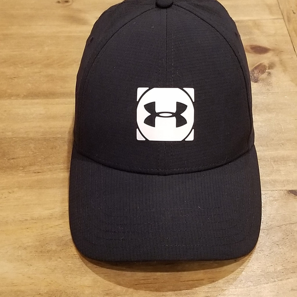 Under armour Other - Under Armour Golf Hat Size M/L Flex Stretch Fitted Black white Rubber Logo UA